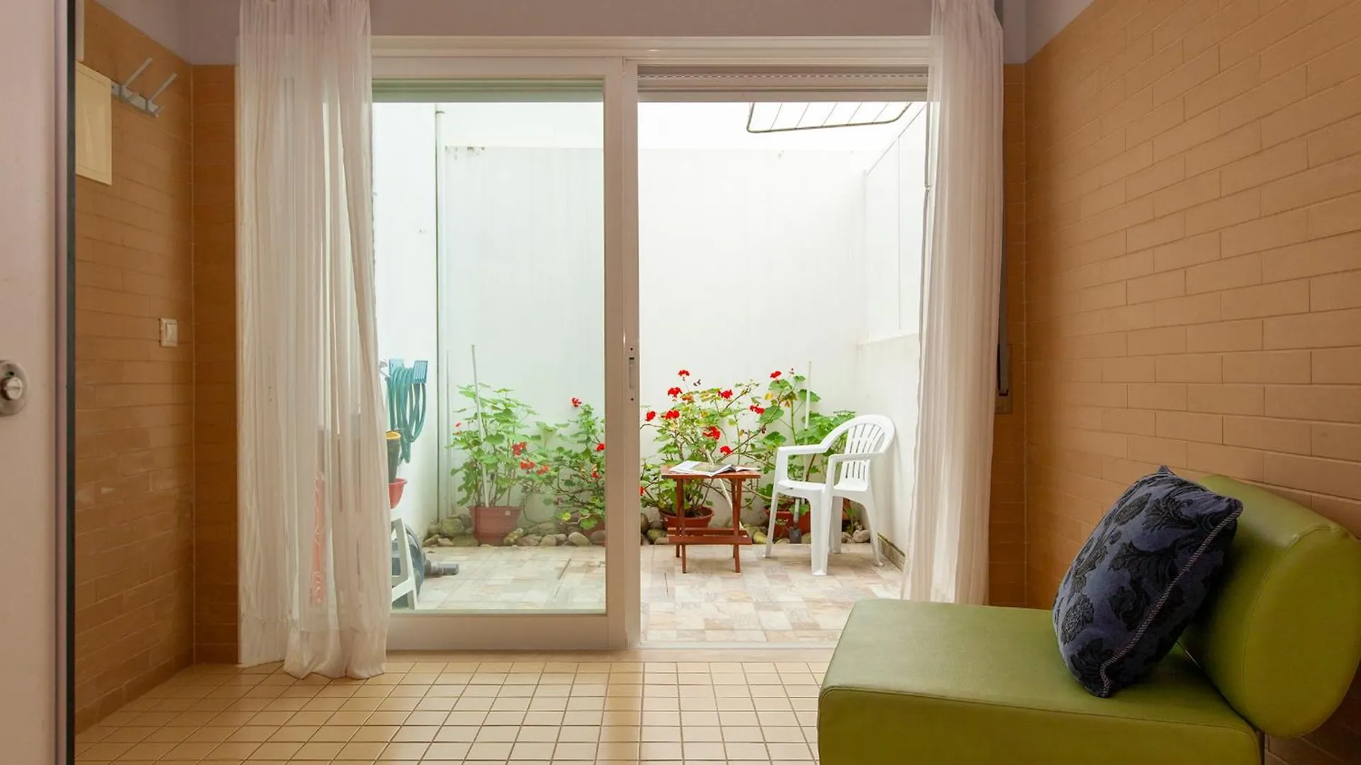 B28 - Stylish Typical House Villa Lagos Holiday home